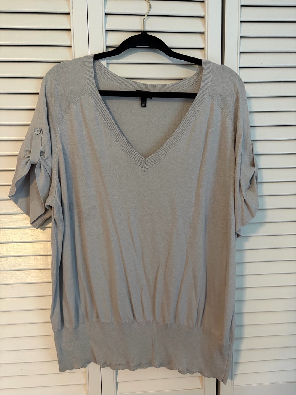 Talbots Light Gray V-Neck Button-Tab Sleeve Pullover Sweater